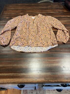 XiRENA Floral Geometric V-Neck Blouse in Mustard and Pink